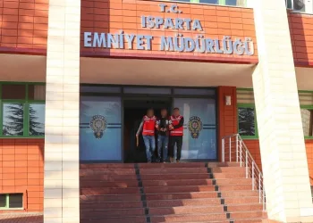 Kuyumcudan altın yüzük çalan şahıs yakalandı
