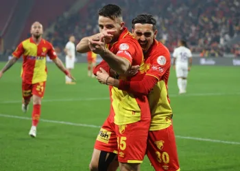 Göztepeli Billel Messaoudi, parlamaya devam ediyor