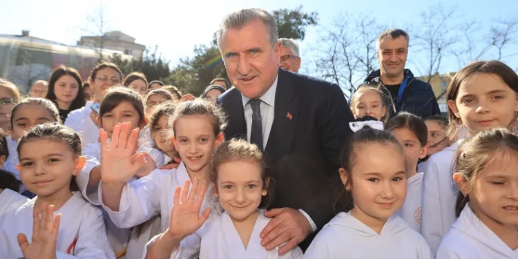 ‘Spora İlk Adım’ projesiyle 479 bin öğrenci sporla tanıştı