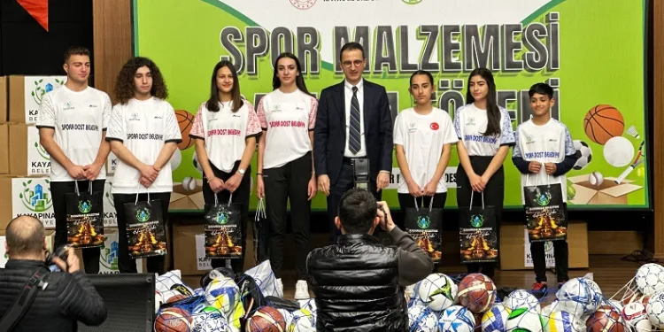 Diyarbakır’da 110 okula 1 milyon liralık malzeme desteği