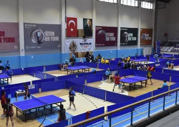 Masa Tenisi Yıldızlar Grup müsabakaları başladı