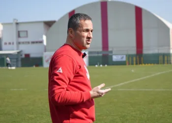 Boluspor Teknik Direktörü Yalçın Koşukavak: “Play-off’a kalmak için mücadele ediyoruz”