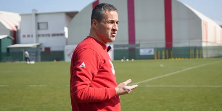 Boluspor Teknik Direktörü Yalçın Koşukavak: “Play-off’a kalmak için mücadele ediyoruz”
