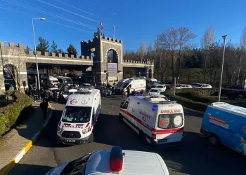 Diyarbakır’da 6 aracın karıştığı zincirleme kaza