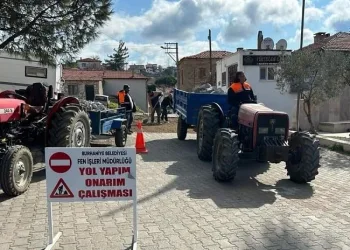 Burhaniye genelinde yol çalışmaları sürüyor