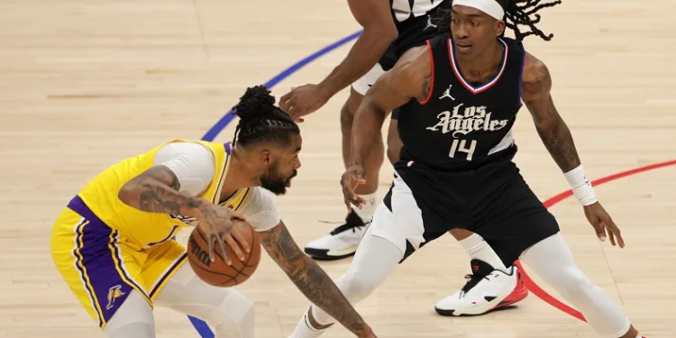 NBA’de Los Angeles derbisinin kazananı Lakers oldu