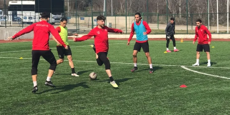 1969 Bilecik Spor Kulübü hafta sonu karşılaşacağı Yıldızspor 45 maçının hazırlıklarını sürdürüyor