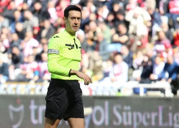 Çaykur Rizespor – Kayserispor maçını Burak Pakkan yönetecek