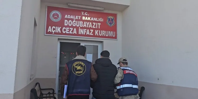 Ağrı’da aranan 3 firari yakalandı