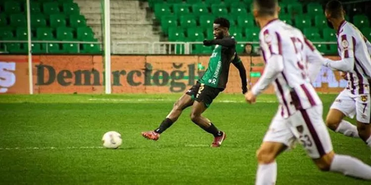 Sakaryaspor Teksüt Bandırmaspor’u tek golle geçti