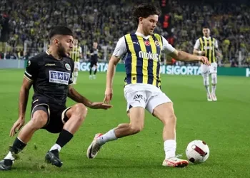 Fenerbahçe zirveyi Galatasaray’a kaptırdı