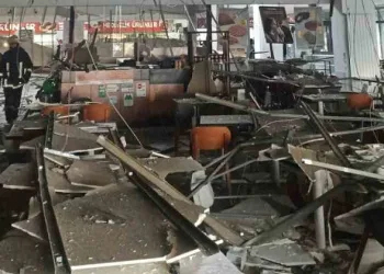 Ünlü restaurant’ın tavanı çöktü onlarca kişi ölümden döndü