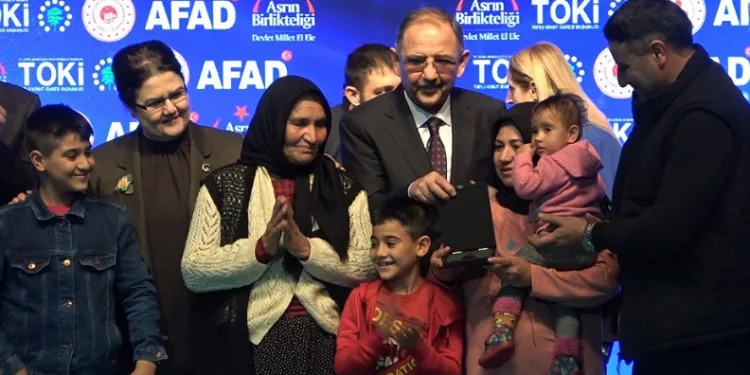 Bakan Özhaseki: “Birkaç ay içerisinde 75 bin konut teslim edilecek”