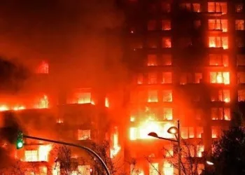 İspanya’da 14 katlı binada yangın: 7 yaralı