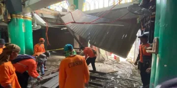 Kilisenin asma katı çöktü
