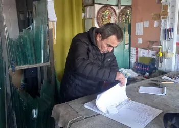 Burslarla onlarca öğrenci okuttu