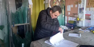 Burslarla onlarca öğrenci okuttu