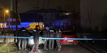 Karı koca kavgasında kan aktı: 2 yaralı