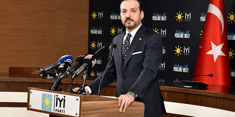 CHP’deki yapay zeka tartışmasına Zorlu yorumu
