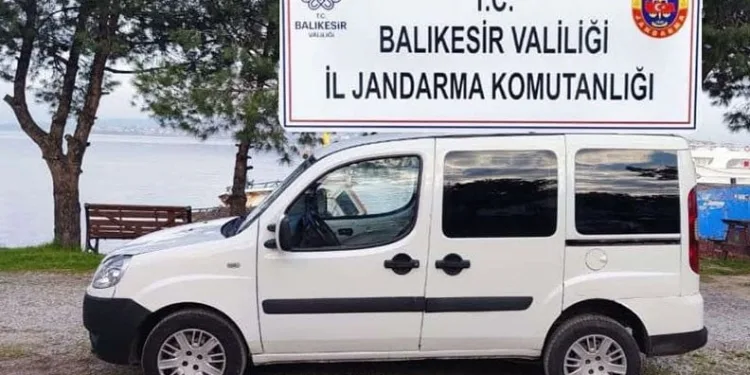 Balıkesir’de 173 düzensiz göçmen ve 2 organizatör yakalandı
