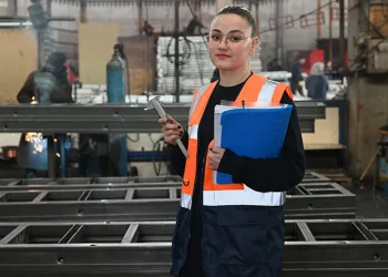 Sanayideki ara eleman sorunu ‘kadın eliyle’ çözüldü