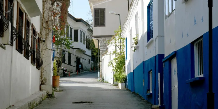 Kuşadası’nda tarihi evler turizme kazandırılacak
