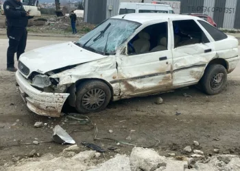 Kontrolden çıkan otomobil takla attı