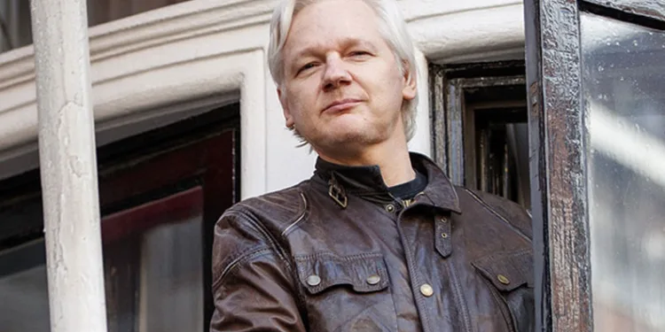 Assange’ın ABD’ye iade kararı ertelendi