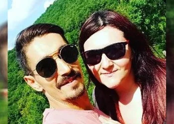 Boşanma aşamasındaki eşini boğarak öldürdü