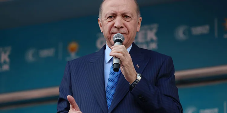 Erdoğan: Türkiye savunma sanayi alanında destan yazıyor
