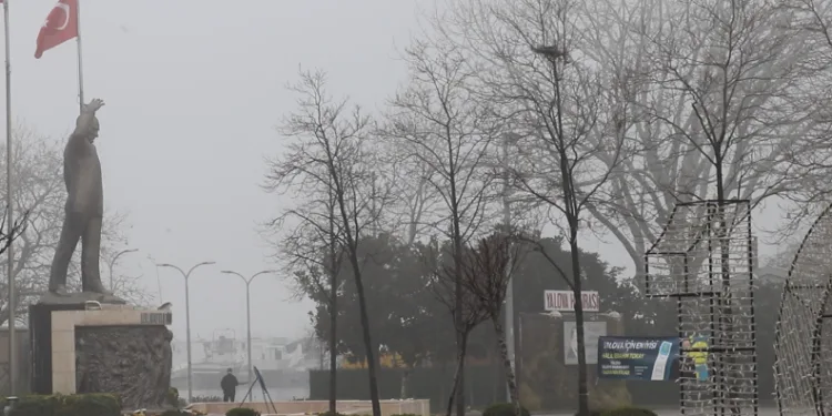 Yalova’da sis etkili oluyor
