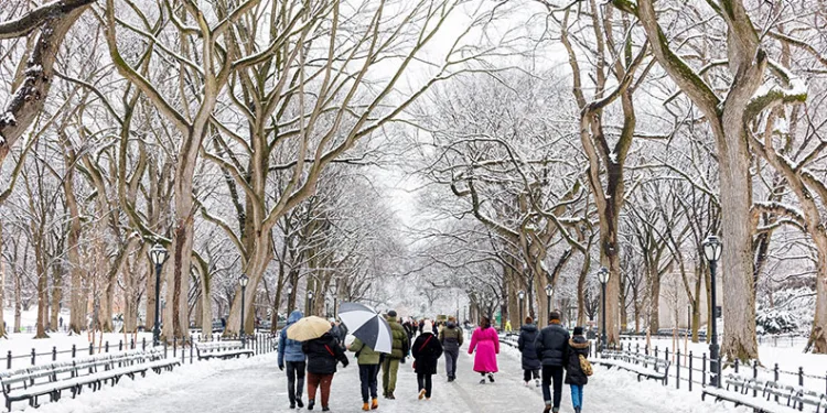New York’ta yoğun kar yağışı