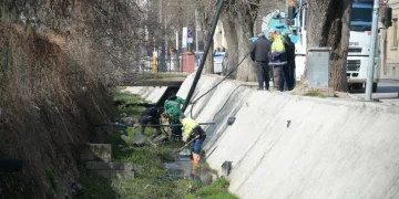 Bozüyük’te kanal temizliği