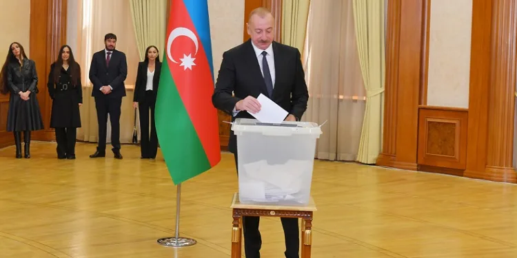 Azerbaycan’da oy verme işlemi sona erdi