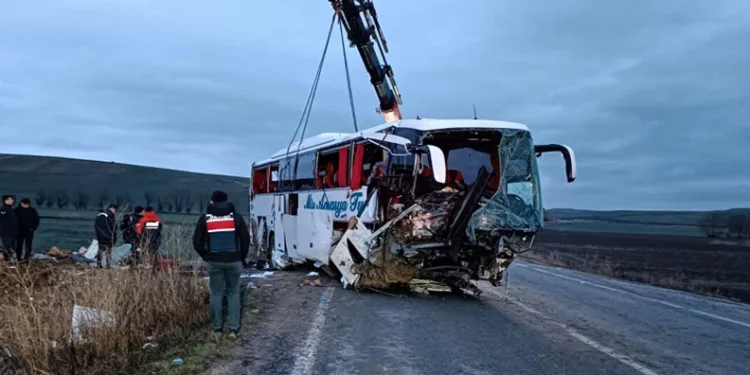 Yozgat’ta otobüs kazası: 1 ölü, 18 yaralı