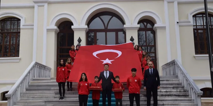 Çanakkale’den yola çıkan kutsal emanetler Bilecik’e ulaştı