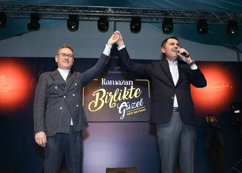 Murat Kurum’a sürpriz şarkı