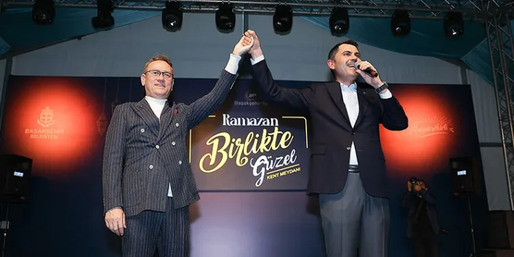 Murat Kurum’a sürpriz şarkı