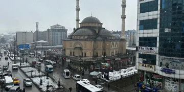Yüksekova’da yoğun sis nedeniyle uçak seferleri iptal oldu