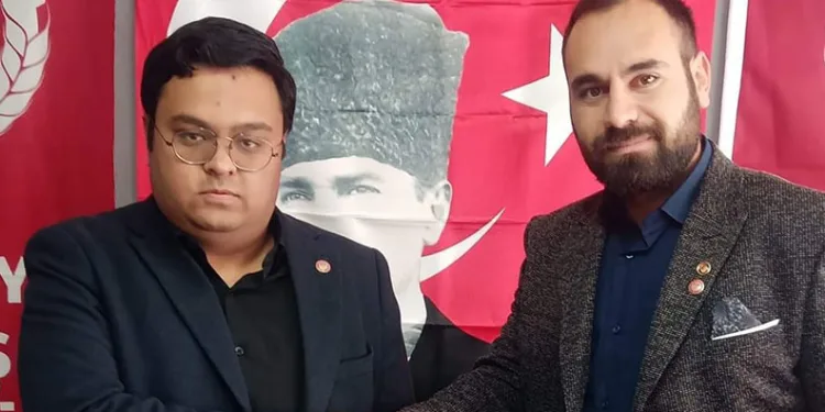 CHP’den 2 haftada 2 kez istifa etti