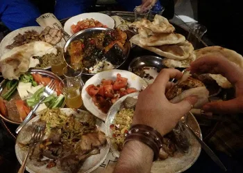 Yöresel yemekler iftar sofrası
