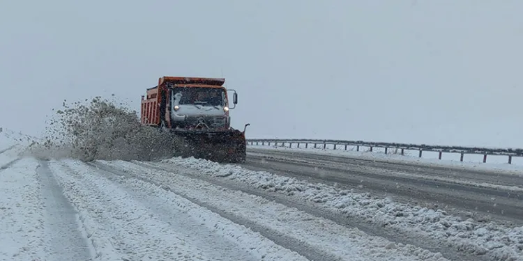 Van’da 11 yerleşim yerinin yolu ulaşıma kapandı