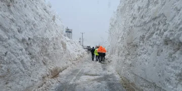 Hakkari-Çukurca kara yolu ulaşıma açıldı