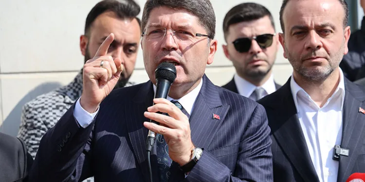 “Ülkemizin demokrasi standardını yükselttik”