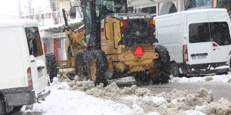 Başkale’de kış geri döndü