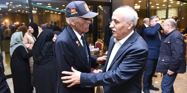 Davut Aydın Şehit ve Gazi yakınlarıyla bir araya geldi