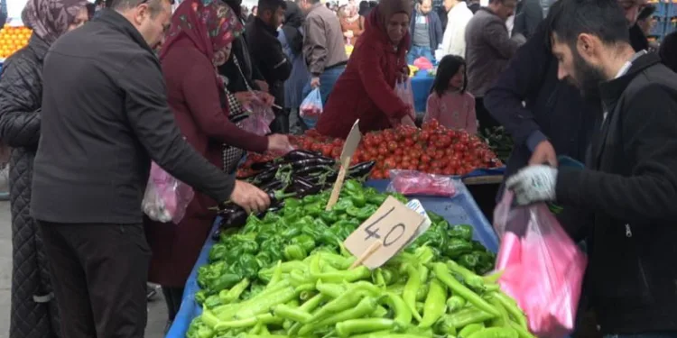 Aksaray’da Ramazan ayında semt pazarları ilgi görüyor