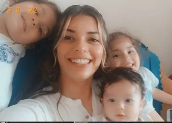 Depremde 2 kızını kaybeden anne yardım bekliyor