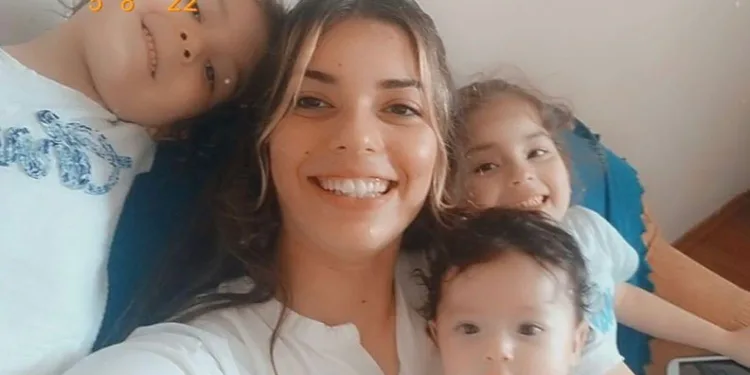 Depremde 2 kızını kaybeden anne yardım bekliyor