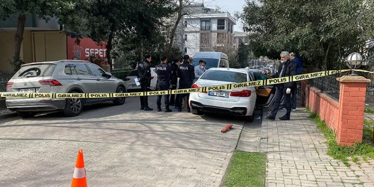 Bahçelievler’de 1 kişi araç içerisinde ölü bulundu